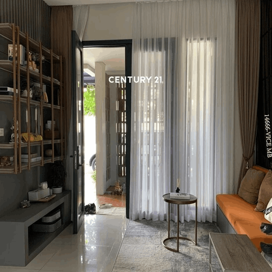 Rumah Contoh Full Furnished Posisi Hook Di Discovery Forenza - BeliRumah