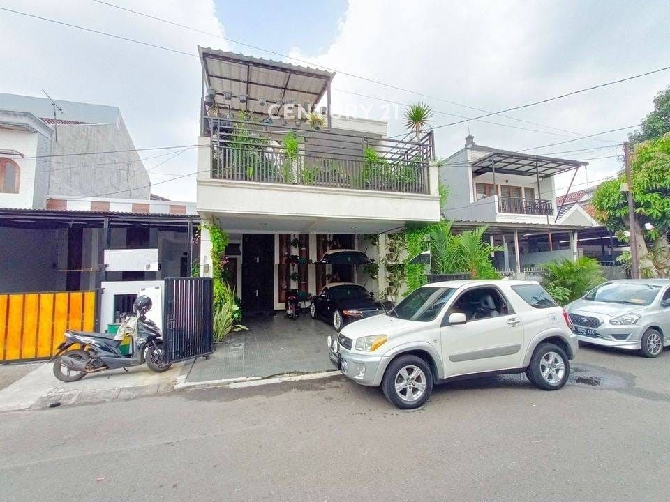 Dijual Rumah  Bagus Strategis Di Graha Raya Bintaro - BeliRumah