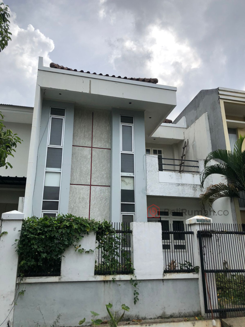 di jual murah rumah besar dan megah  Daerah taman villa meruya - BeliRumah