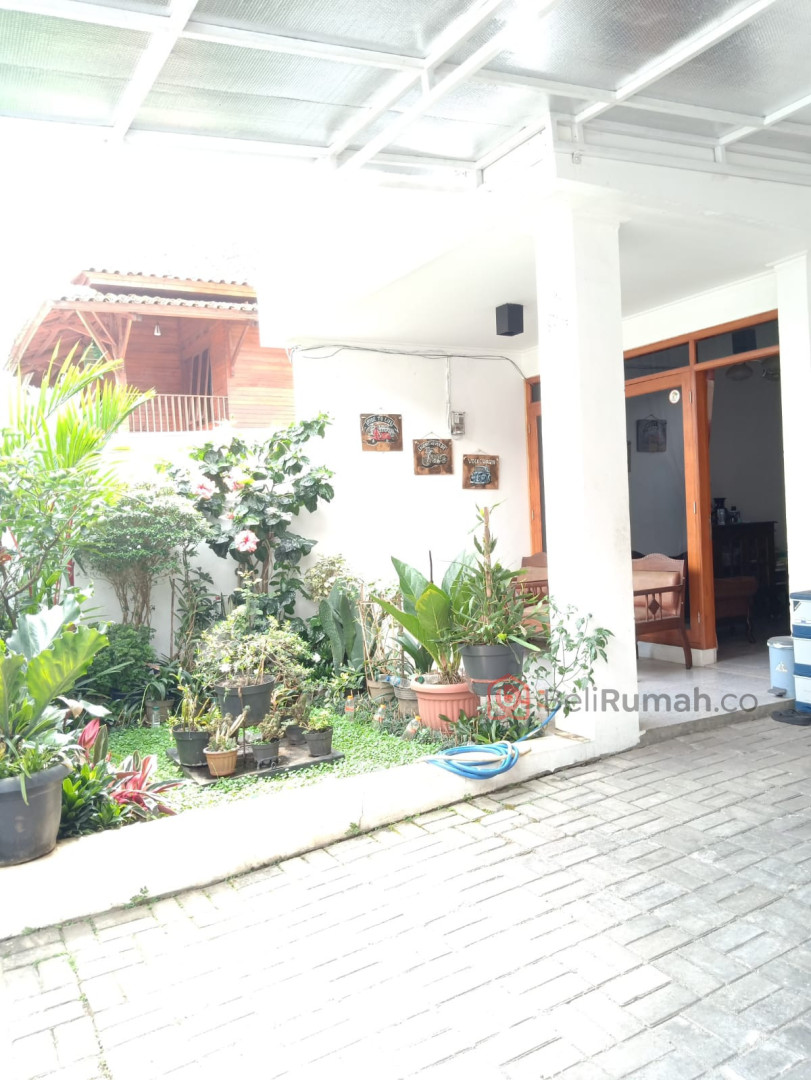 Jual Cepat Rumah 3 Lantai Semi Furnish Arcamanik Endah Bandung - BeliRumah