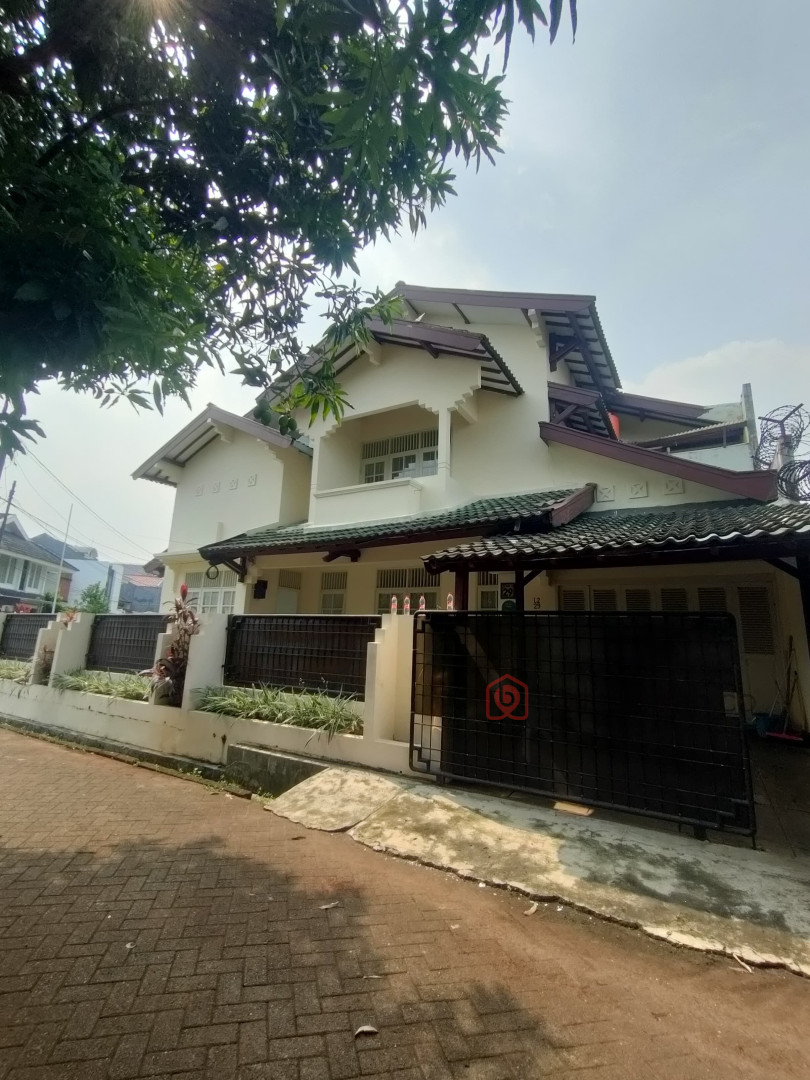 Rumah 2 Lantai baru renovasi siap huni di Bintaro Jaya Sektor 2 - BeliRumah