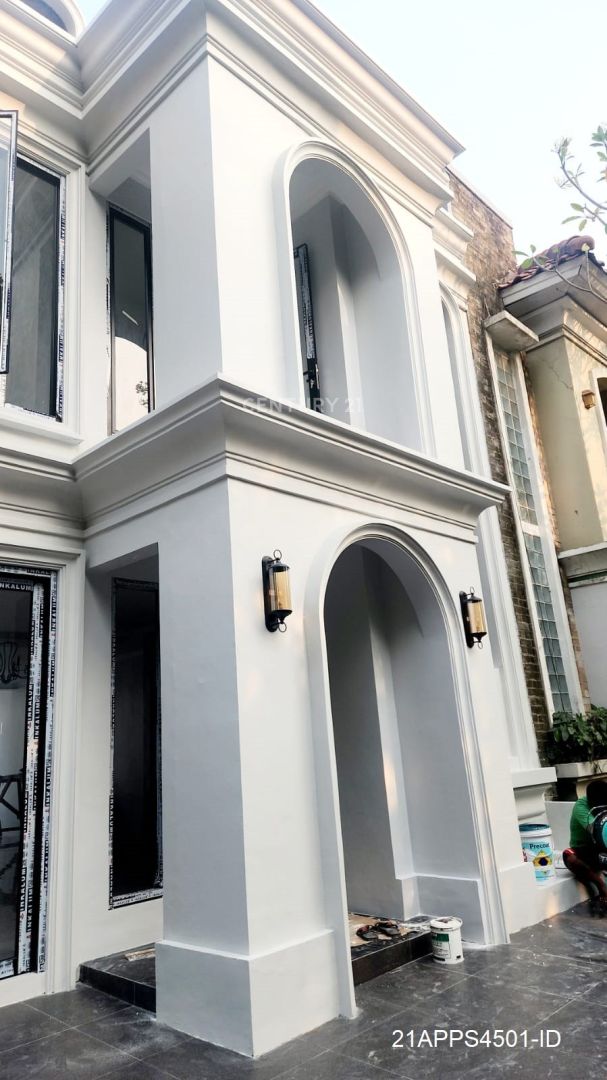 Dijual Rumah Bagus Strategis Di Bintaro Sektor 9 - BeliRumah