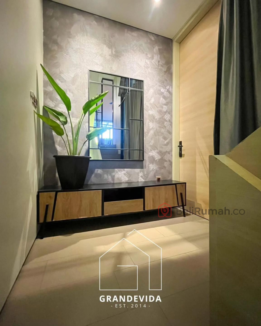 Rumah di lebak bulus dalam townhouse halaman luas - BeliRumah