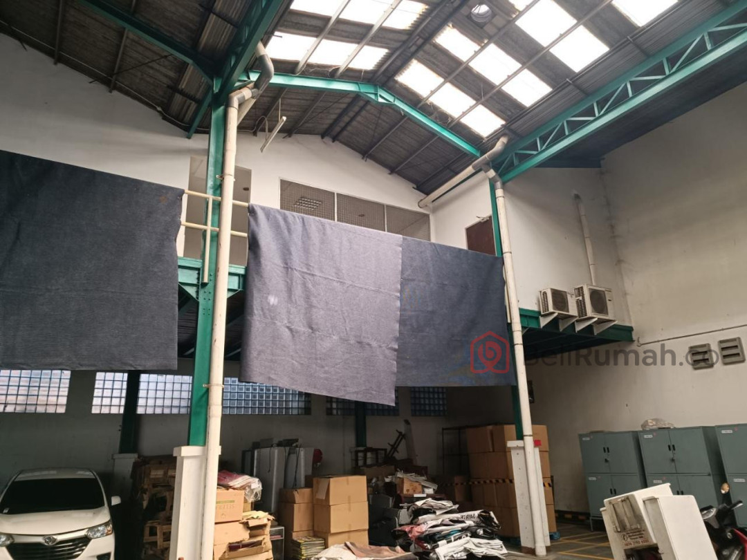 Jual/sewa bangunan  kantor ada gudang - BeliRumah